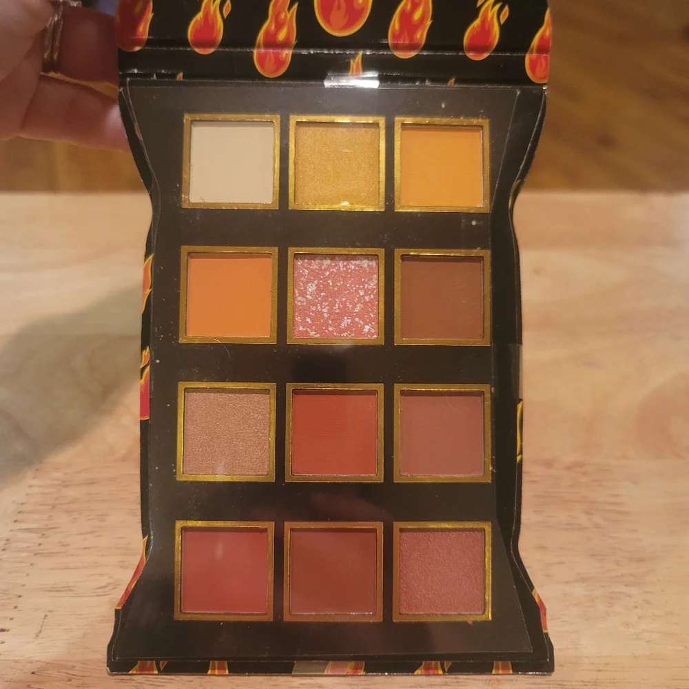New Taste Beauty x Flamin Hot Cheetos Eyeshadow Palette